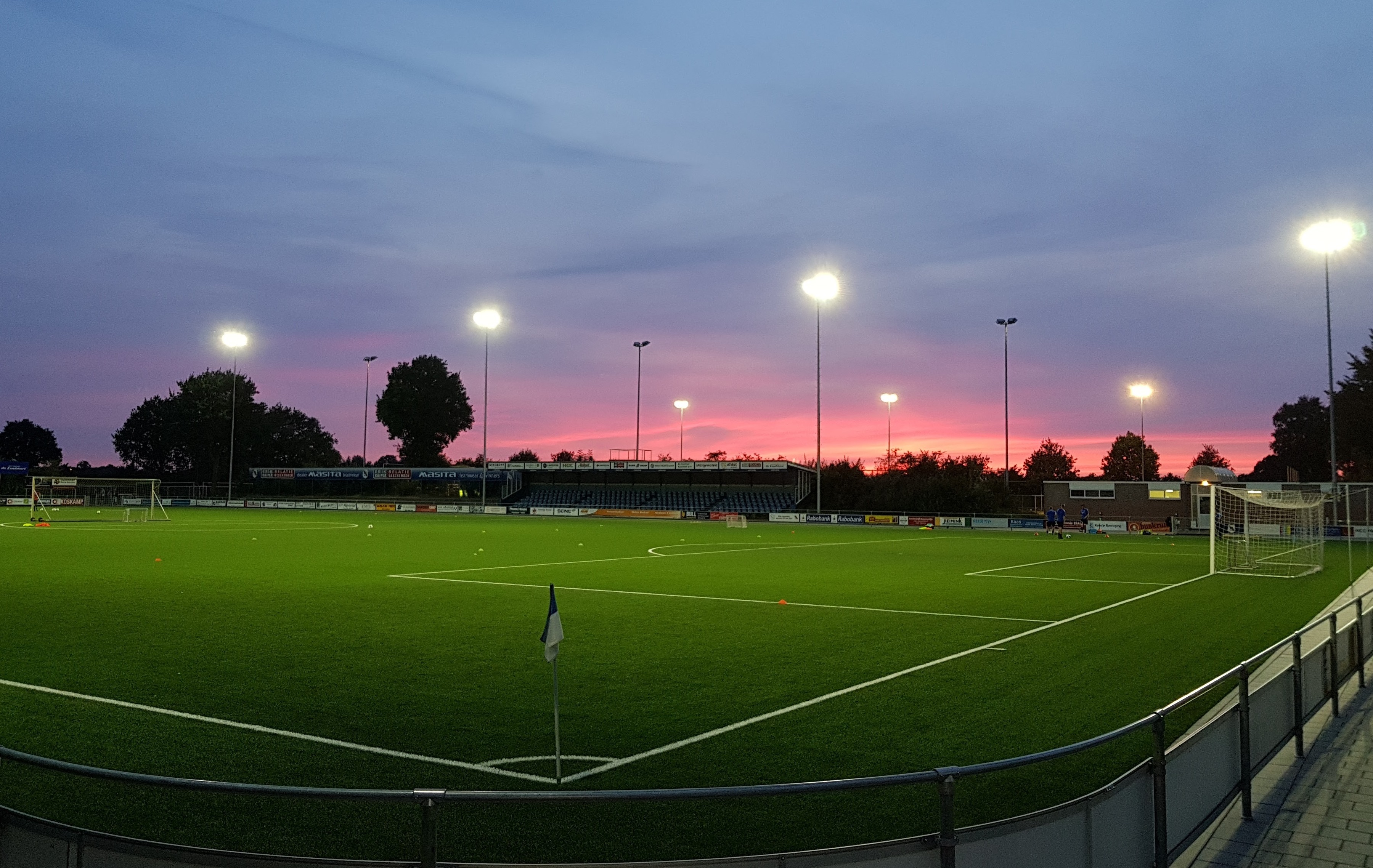 Led Verlichting Iis Er Al Op Sportpark De Rohorst In Den Ham
